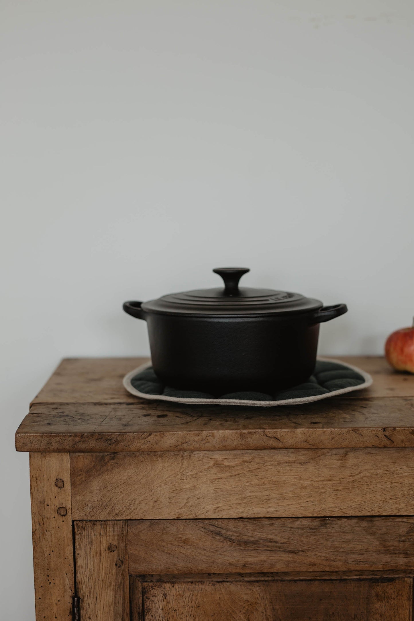 Linen pot holder