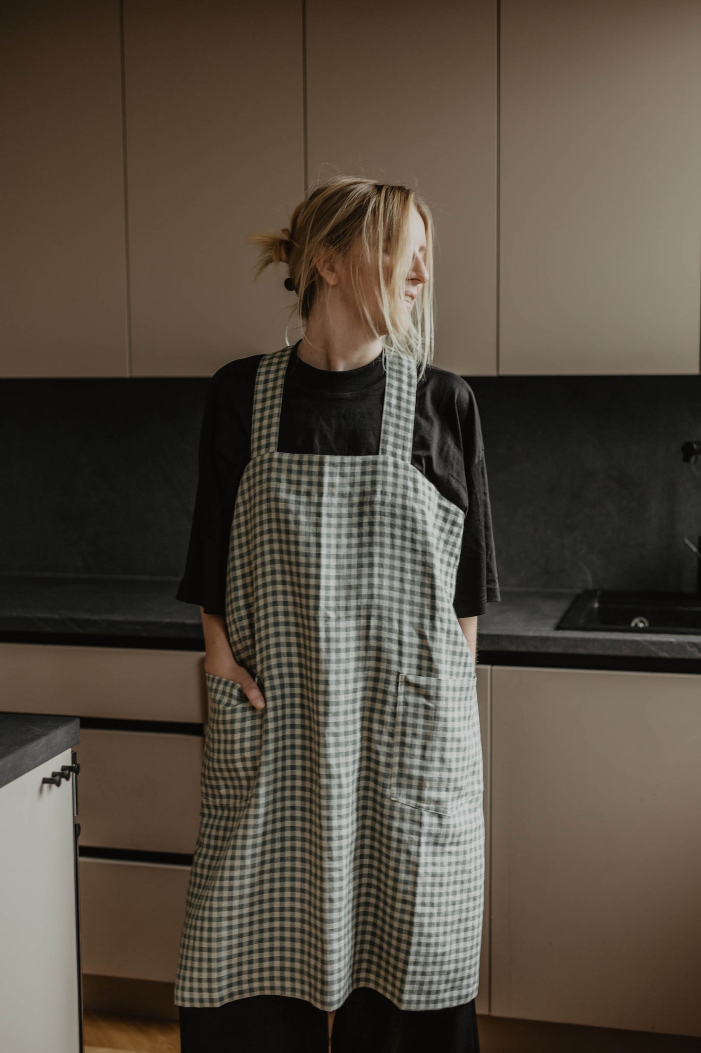 Linen pinafore apron DIRVOLIRA