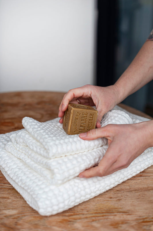 Waffle linen towel set: body, hand and face