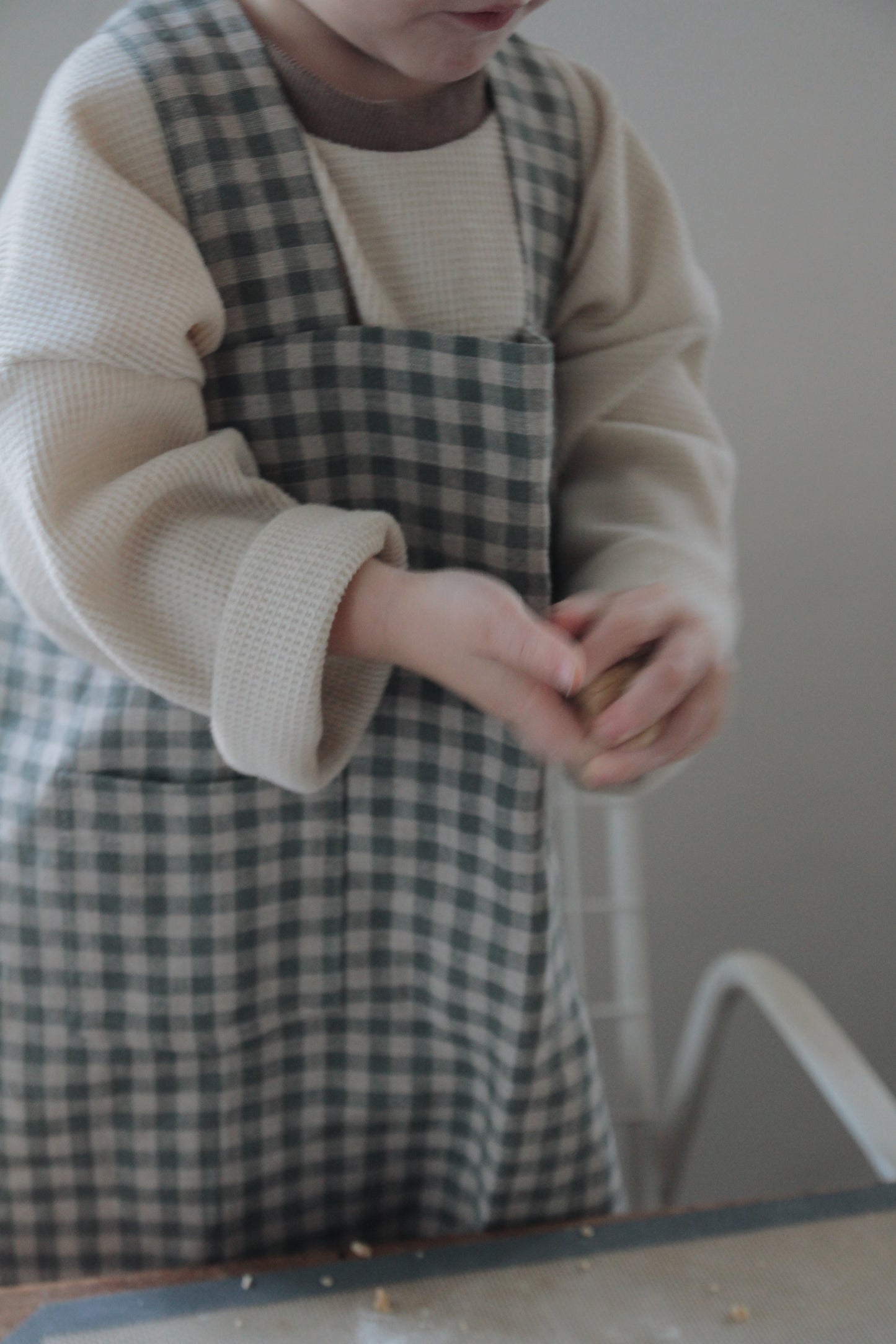 Linen pinafore apron for kids DIRVOLIRA