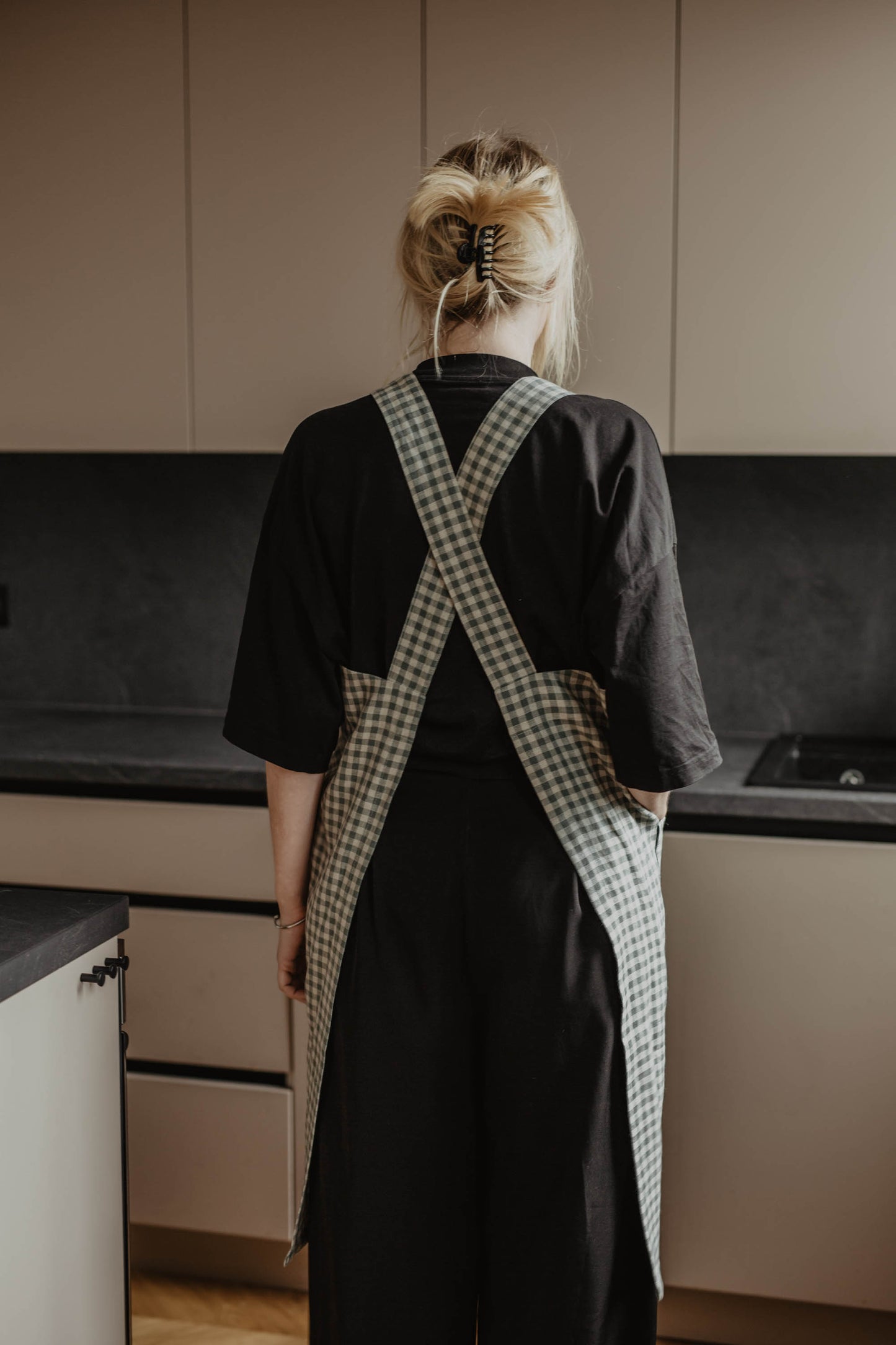 Linen pinafore apron DIRVOLIRA