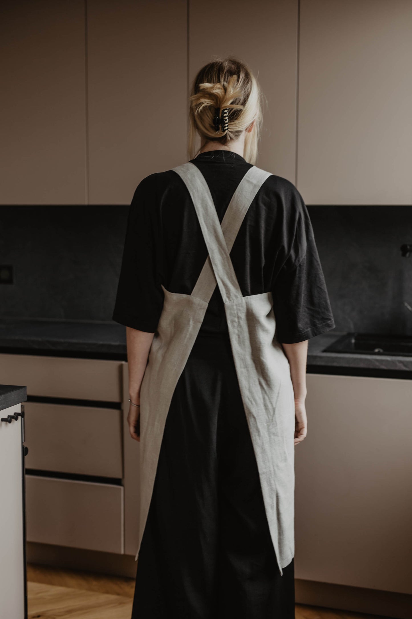 Linen pinafore apron DIRVOLIRA