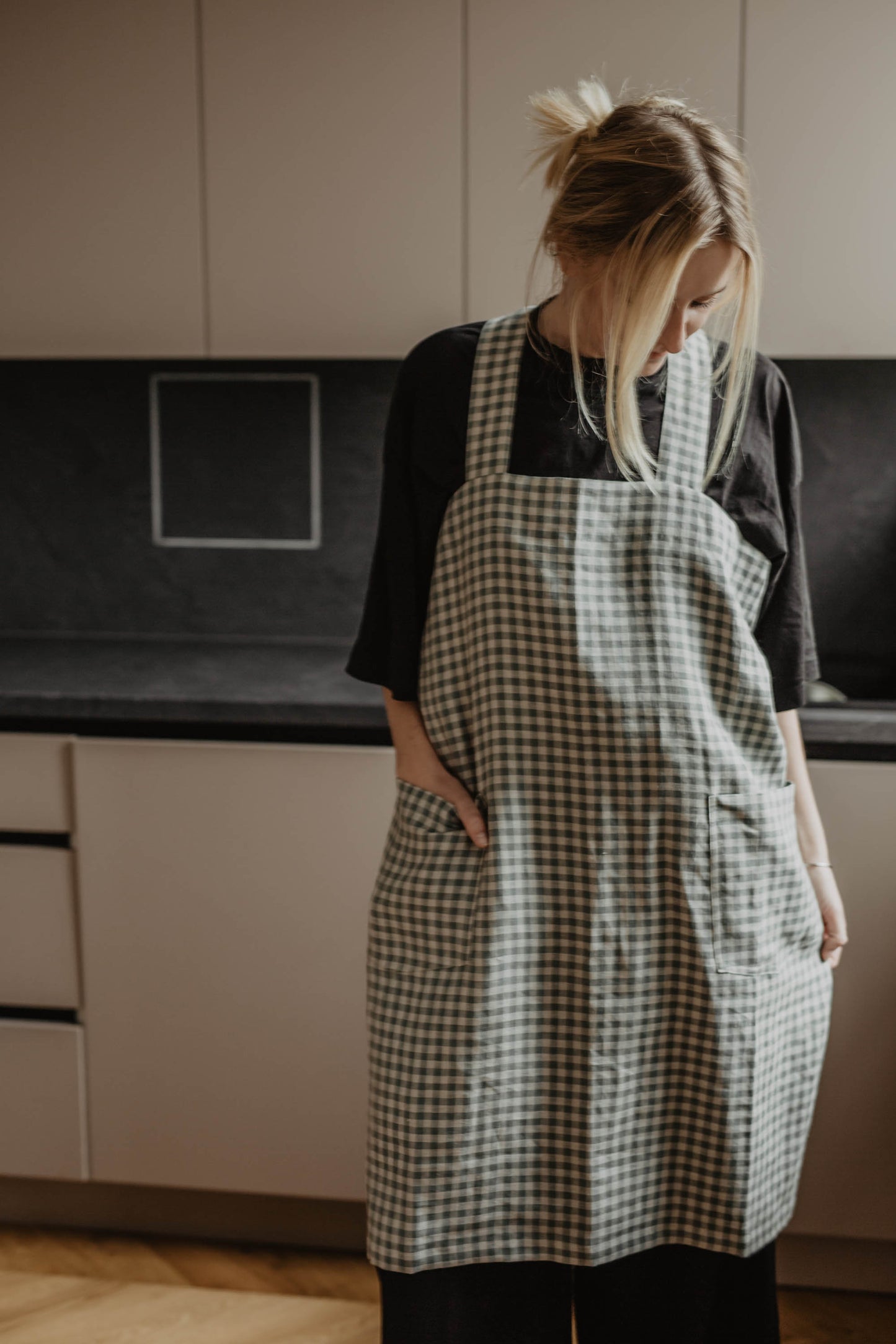 Linen pinafore apron DIRVOLIRA