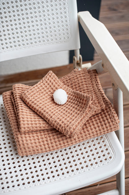 Waffle linen towel set: body, hand and face