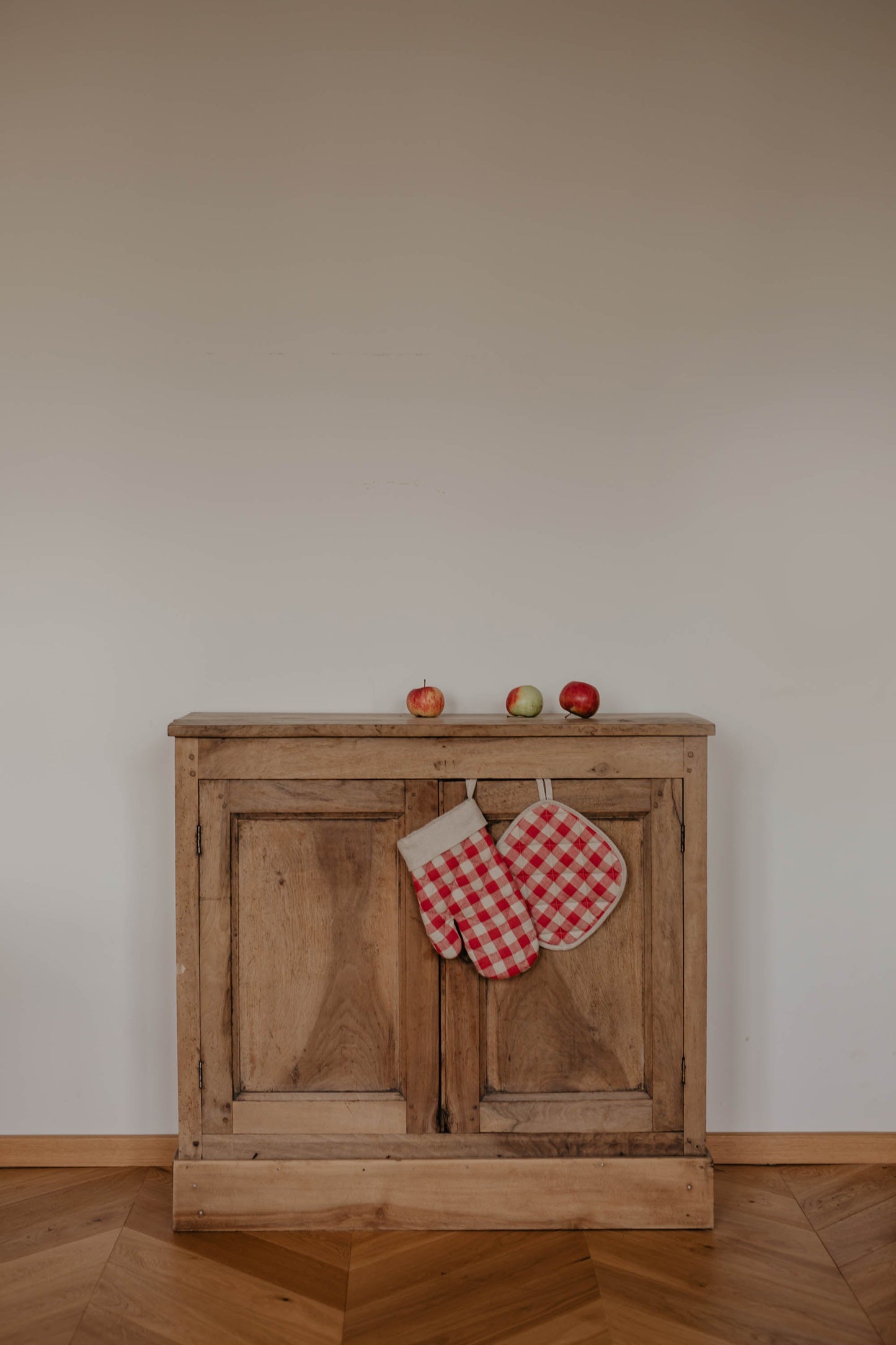 Linen oven mitt and pot holder