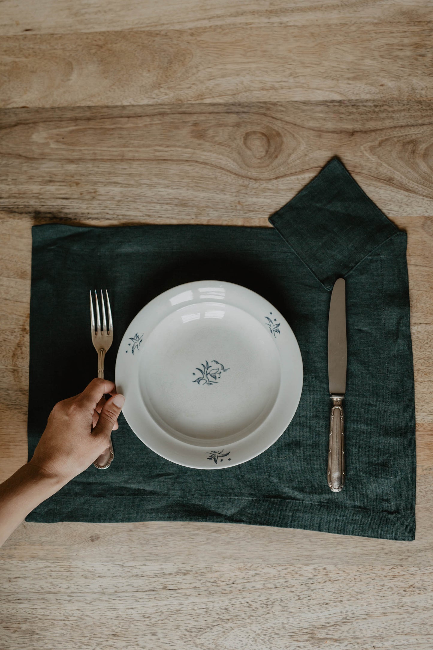 Linen placemat set