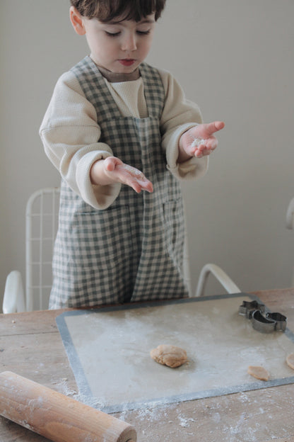 Linen pinafore apron for kids DIRVOLIRA