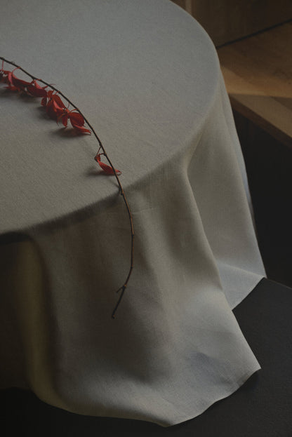 Round linen tablecloth