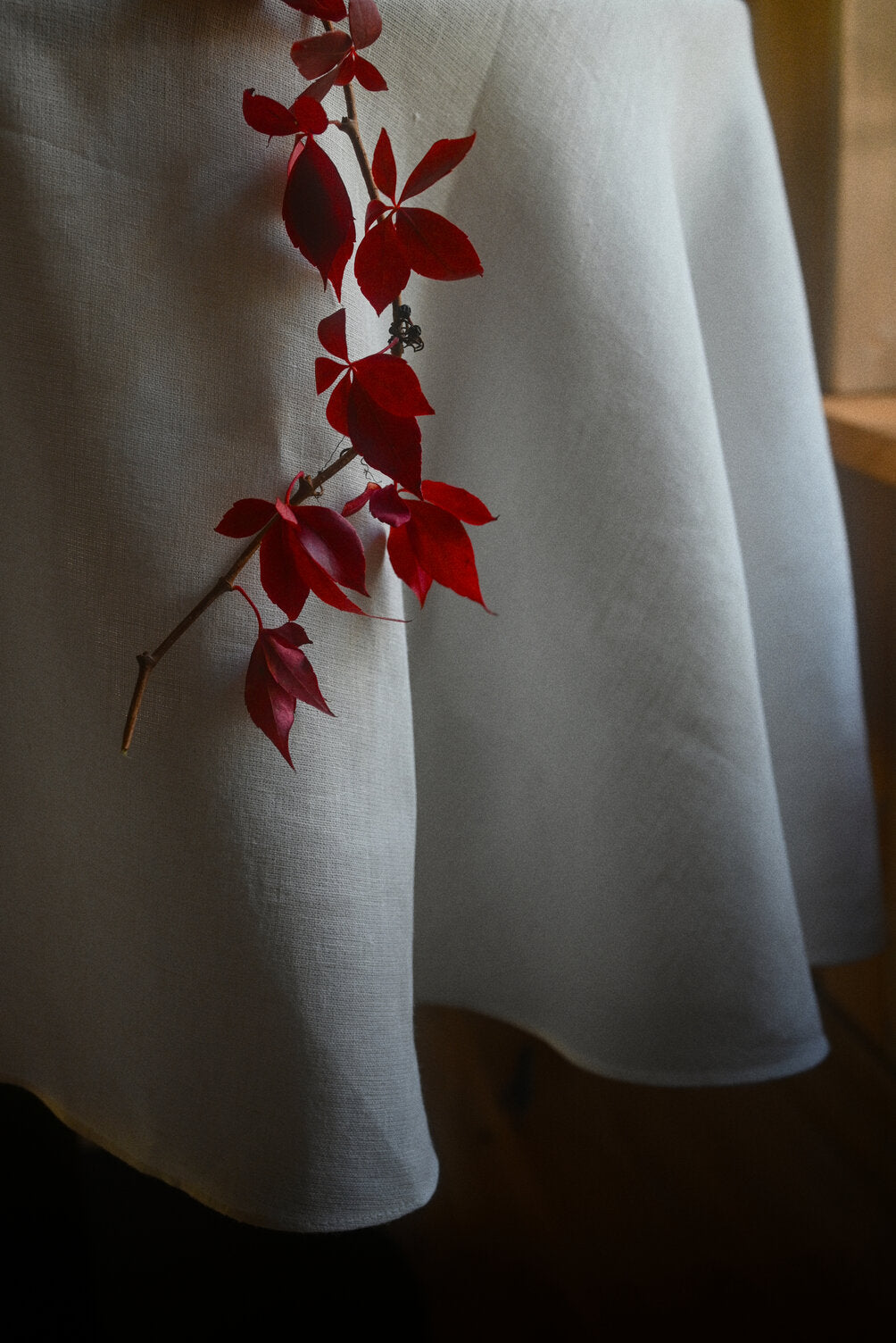 Round linen tablecloth