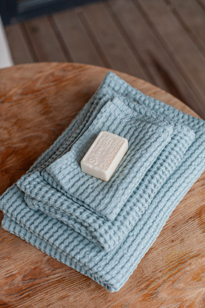 Waffle linen towel set: body, hand and face