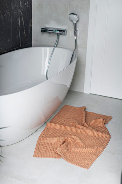 Waffle linen bath mat